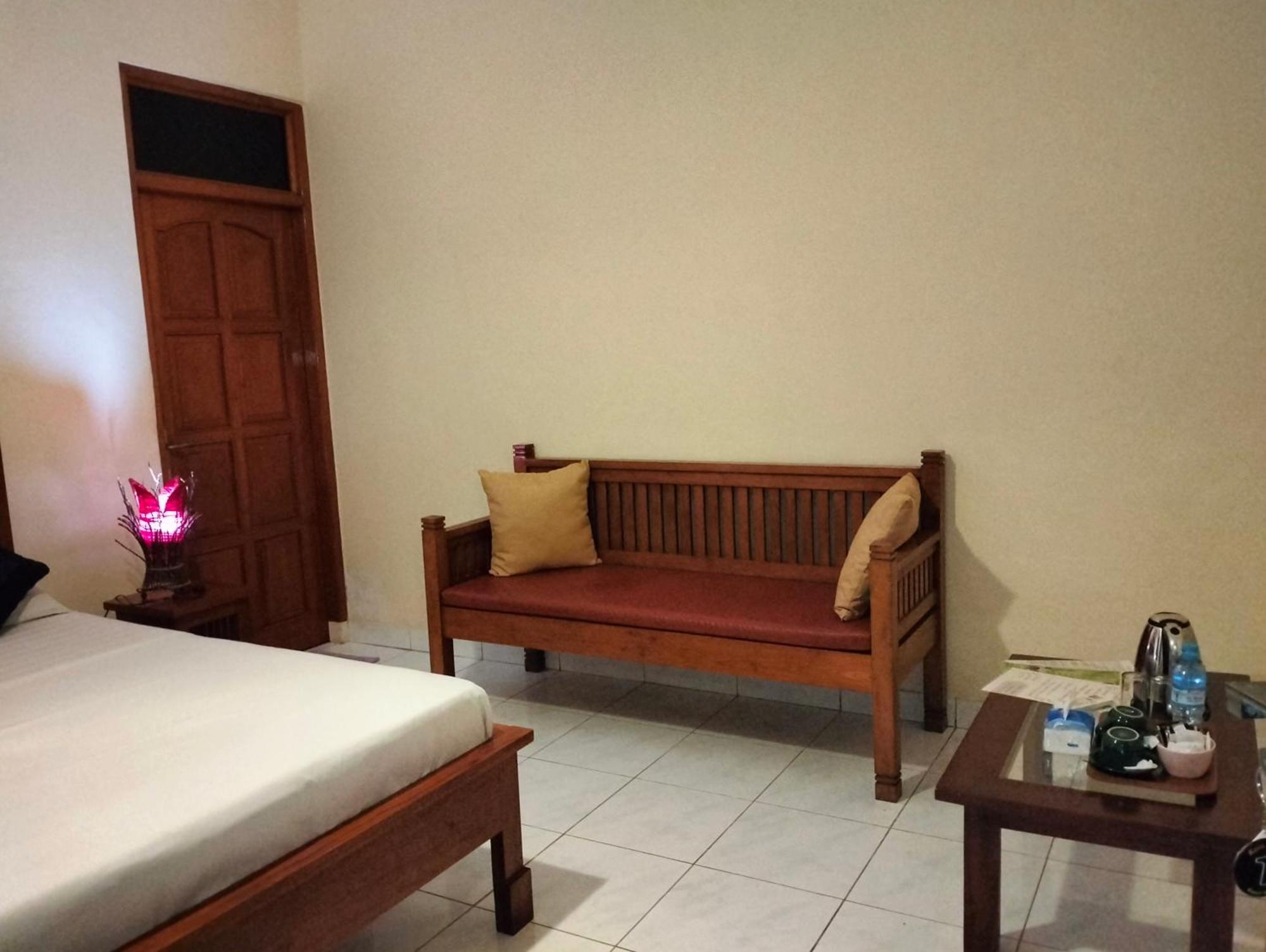 Kaia Lovina Guest House Bagian luar foto